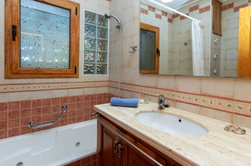 Foto 17 - Casa de 4 habitaciones en Caldes de Malavella con piscina privada y vistas al mar