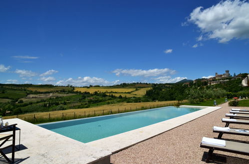 Foto 2 - Apartamento de 2 habitaciones en San Casciano dei Bagni con piscina y jardín