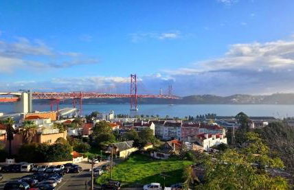 Terrace & River View Retreat - Foto 16