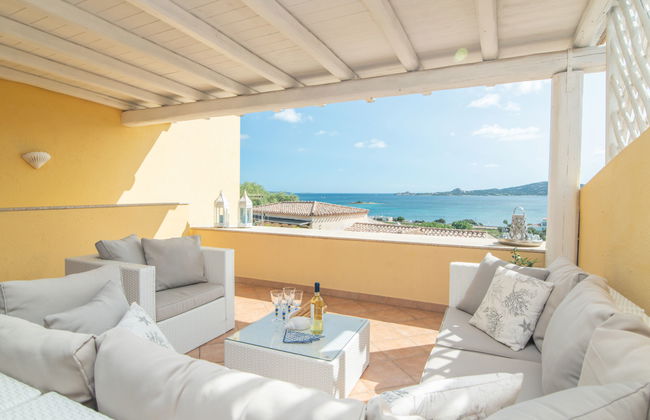 Casa de 4 quartos em Arzachena com jardim e terraço - Foto 1