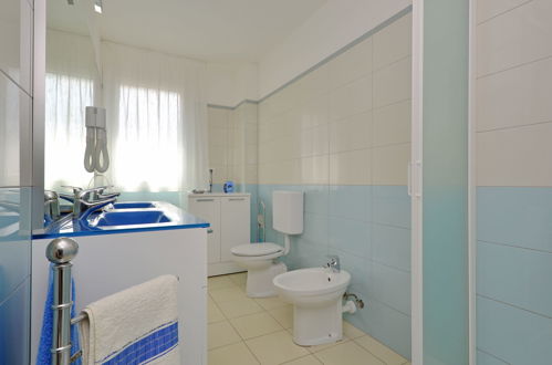 Photo 17 - 2 bedroom Apartment in Lignano Sabbiadoro with garden