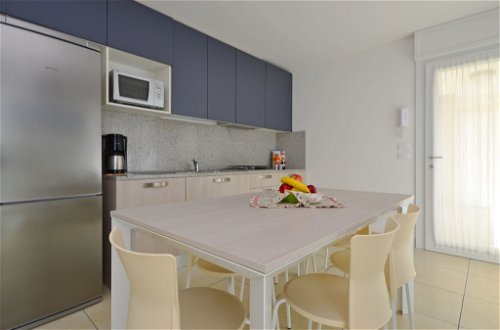 Foto 3 - Apartment mit 2 Schlafzimmern in Lignano Sabbiadoro mit blick aufs meer