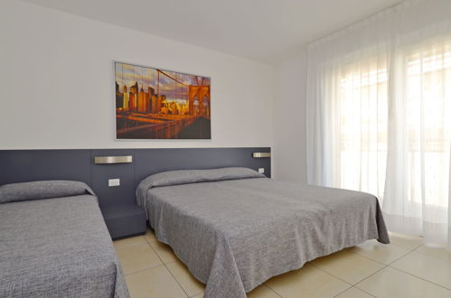 Foto 5 - Apartamento de 2 habitaciones en Lignano Sabbiadoro con vistas al mar