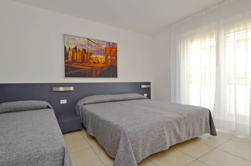 Foto 5 - Apartamento de 2 habitaciones en Lignano Sabbiadoro con jardín