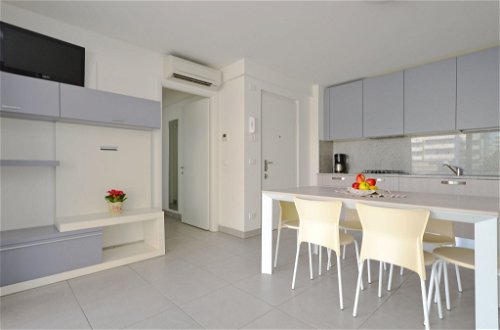Foto 9 - Apartamento de 2 quartos em Lignano Sabbiadoro com vistas do mar