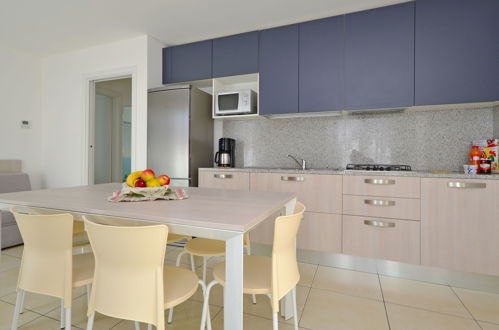 Foto 10 - Apartamento de 2 habitaciones en Lignano Sabbiadoro con jardín