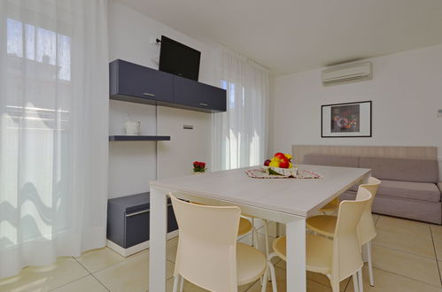 Foto 7 - Apartamento de 2 quartos em Lignano Sabbiadoro com vistas do mar