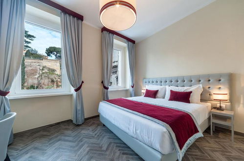 Photo 3 - Foro Romano Luxury Suites