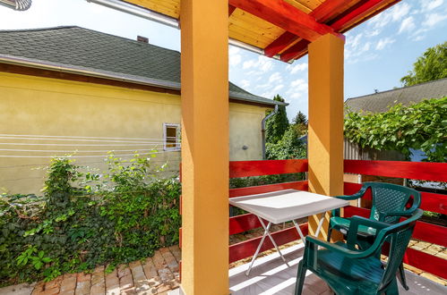 Photo 13 - Maison de 2 chambres à Balatonmáriafürdő avec jardin et terrasse