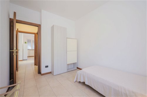 Photo 17 - 2 bedroom Apartment in Sestri Levante with garden and sea view