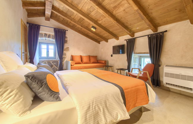 Casa de 6 quartos em Krk com piscina privada e jardim - Foto 38