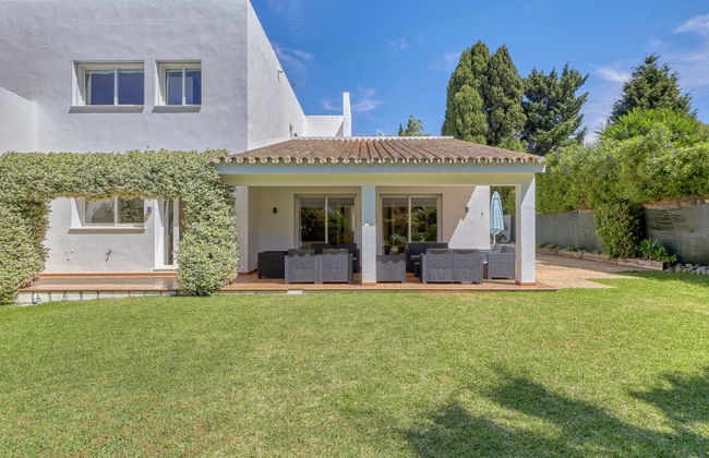 Maison de 7 chambres à Estepona avec piscine privée et jardin - Photo 35