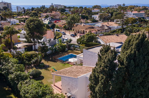 Foto 46 - Casa con 6 camere da letto a Estepona con piscina privata e giardino