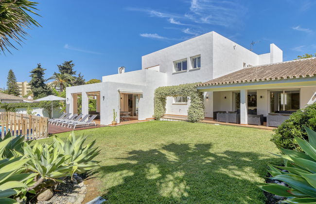 Maison de 7 chambres à Estepona avec piscine privée et jardin - Photo 34