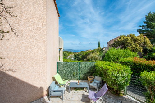 Photo 3 - Appartement de 2 chambres à Cavalaire-sur-Mer avec jardin et vues à la mer