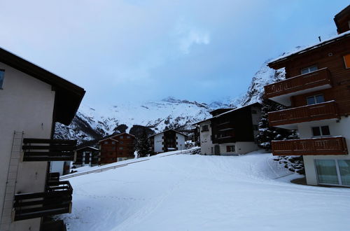 Foto 10 - Appartamento con 3 camere da letto a Saas-Fee