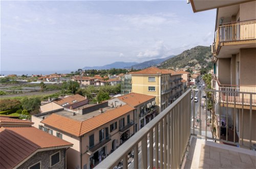 Foto 1 - Apartamento de 2 habitaciones en Vallecrosia con vistas al mar
