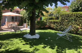 Foto 1 - Casa de 2 habitaciones en Forte dei Marmi con jardín y vistas al mar