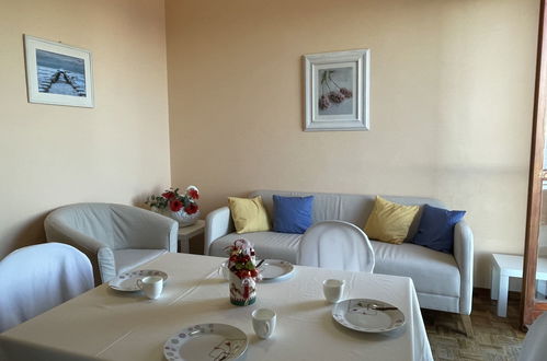 Photo 7 - 2 bedroom Apartment in Pietra Ligure with terrace and sea view