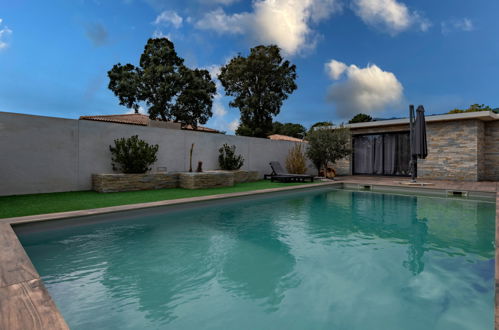 Foto 30 - Casa de 4 quartos em Lecci com piscina privada e vistas do mar