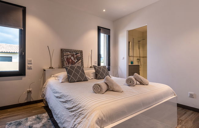 Casa de 5 quartos em Lecci com piscina privada e jardim - Foto 18