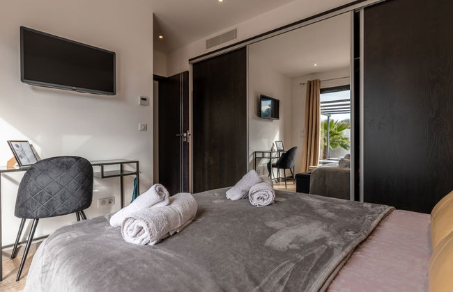 Casa de 5 quartos em Lecci com piscina privada e jardim - Foto 21