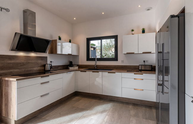Casa de 5 quartos em Lecci com piscina privada e jardim - Foto 12