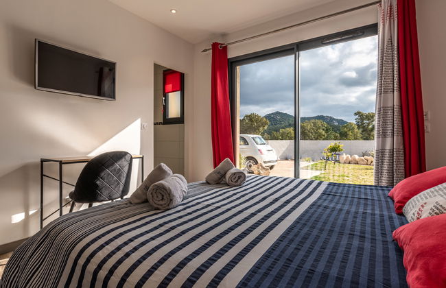 Casa de 5 quartos em Lecci com piscina privada e jardim - Foto 15