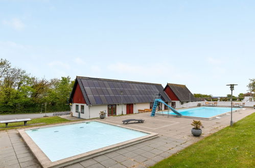 Foto 20 - Apartamento de 2 habitaciones en Allinge con piscina y terraza