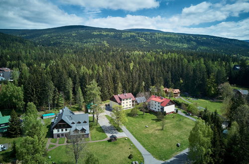 Foto 38 - Appartamento con 3 camere da letto a Harrachov con giardino