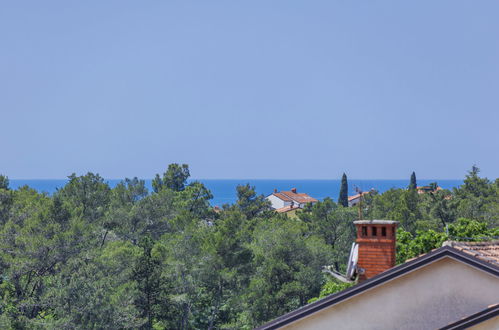 Foto 13 - Apartamento de 2 quartos em Umag com piscina e terraço