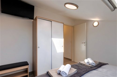Foto 24 - Appartamento con 2 camere da letto a Umag con piscina e terrazza