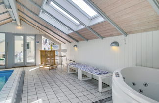 Photo 2 - Maison de 6 chambres à Nykøbing Sj avec piscine privée et terrasse