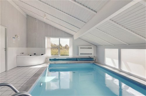 Foto 2 - Casa de 3 habitaciones en Harrerenden con piscina privada y terraza