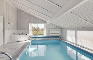 Foto 2 - Casa de 3 quartos em Harrerenden com piscina privada e terraço