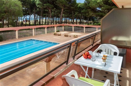 Foto 13 - Apartment mit 1 Schlafzimmer in Torroella de Montgrí mit schwimmbad und blick aufs meer