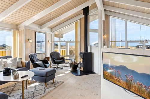 Foto 15 - Casa con 2 camere da letto a Harrerenden con terrazza