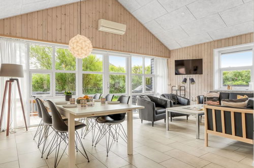 Foto 3 - Casa de 4 quartos em Harrerenden com terraço e sauna