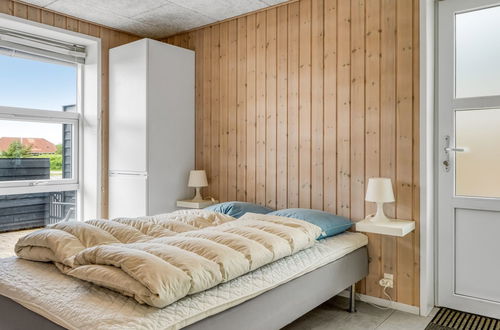 Foto 16 - Casa con 4 camere da letto a Harrerenden con terrazza e sauna
