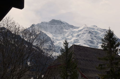 Foto 5 - Apartamento de 2 habitaciones en Lauterbrunnen con sauna y vistas a la montaña