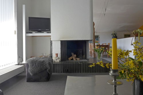 Photo 2 - 2 bedroom Apartment in Lauterbrunnen with sauna and mountain view