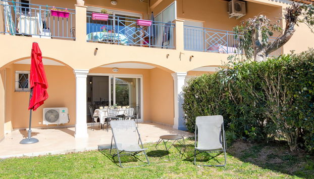 Apartment mit 4 Schlafzimmern in Sainte-Maxime mit schwimmbad und garten - Foto 2