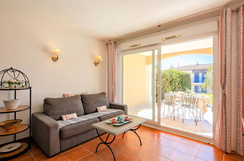 Foto 6 - Apartamento de 3 quartos em Sainte-Maxime com piscina e vistas do mar