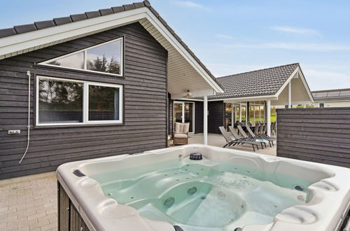 Photo 26 - Maison de 7 chambres à Spøttrup avec piscine privée et terrasse