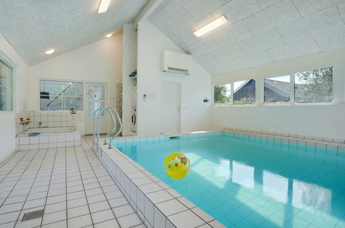Foto 2 - Casa de 4 quartos em Grenaa com piscina privada e terraço