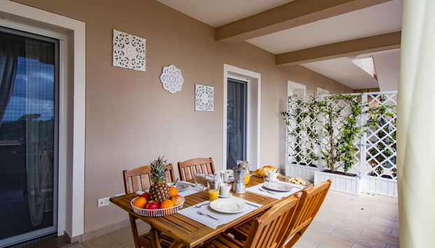 2 bedroom Apartment in Santa Maria a Monte with private pool and garden - Photo 4