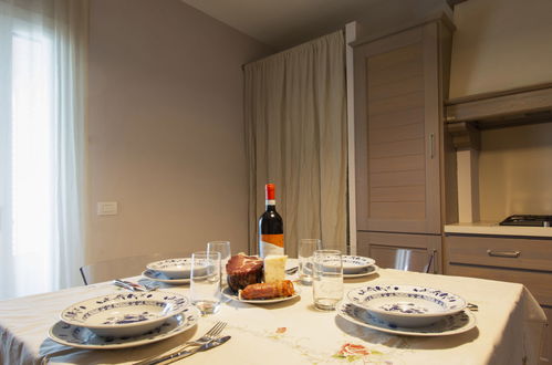 Photo 9 - 2 bedroom Apartment in Santa Maria a Monte with private pool and garden