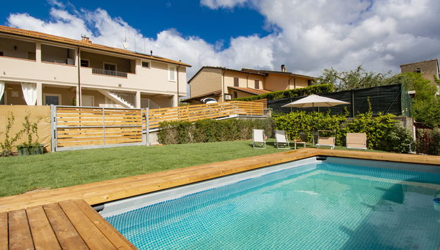 2 bedroom Apartment in Santa Maria a Monte with private pool and garden - Photo 2