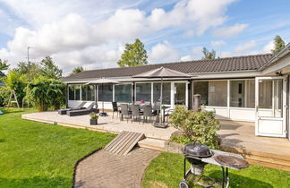 Photo 3 - Maison de 4 chambres à Væggerløse avec piscine privée et terrasse