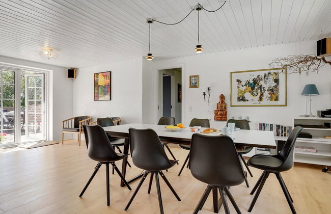 6 bedroom House in Væggerløse with private pool and terrace - Photo 37